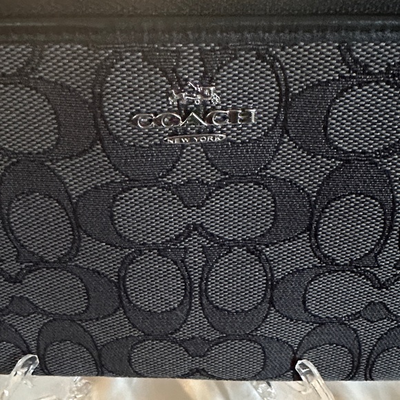 Coach Black Signature Wristlet - Picture 2 of 12